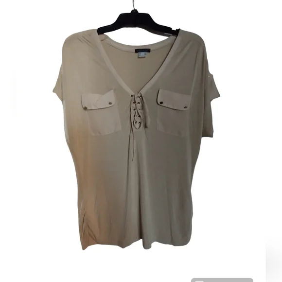 ♥️ 💙 2/$10 Women's Tan Venus shirt Size Large - Picture 2 of 7